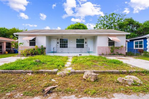 apt-1-131 W 35th St, Riviera Beach, FL, 33404-2200 | Card Image