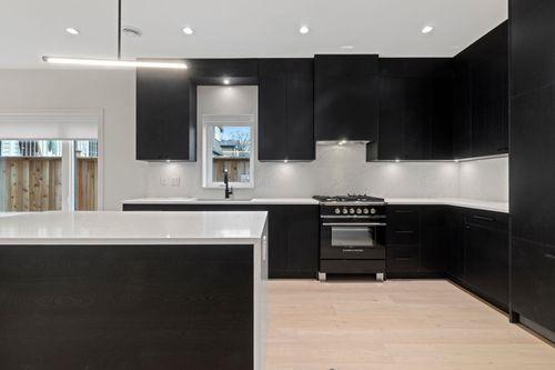 1-2539 Grant Avenue, Vancouver, BC, V5K3G6 | Card Image