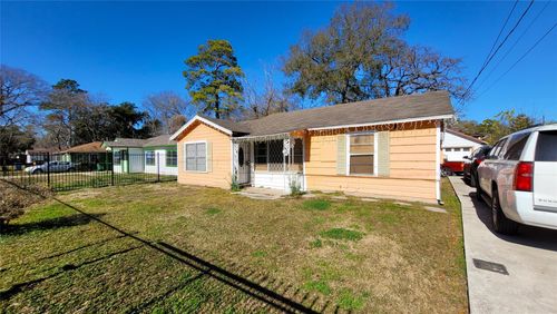 8429 Flintridge Dr, Houston, TX, 77028-2721 | Card Image