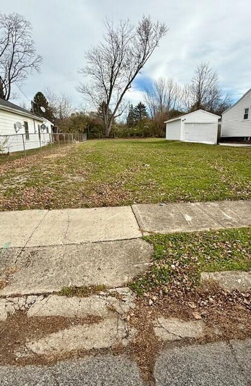 138 Lawnview Ave, Springfield, OH, 45505-1431 | Card Image