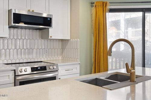 924 New Kent Pl, Cary, NC, 27511-4558 | Card Image