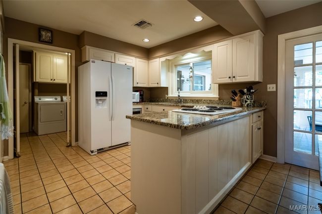 3038 Hill Hedge Dr, House other with 4 bedrooms, 3 bathrooms and null parking in Montgomery AL | Image 8