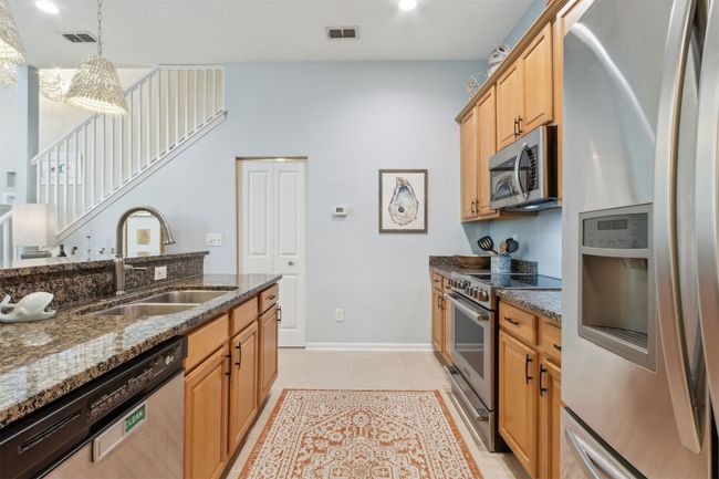 A smart layout with stainless steel features for a seamless cooking experience. | Image 11