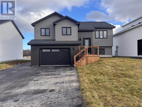 17 Wiltshire Ave, Paradise, NL, A1L4M7 | Card Image