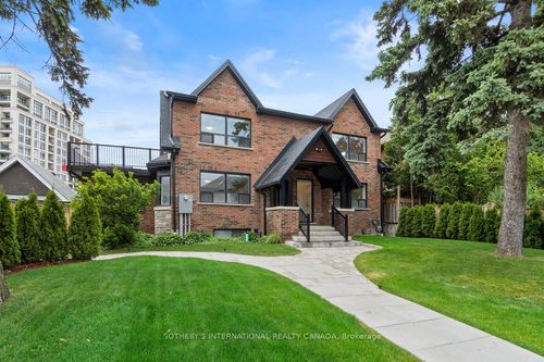 b-44 Larkin Ave, Toronto, ON, M6S1L8 | Card Image