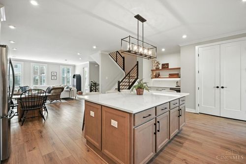 127 Blossom View Dr, Loveland, OH, 45140-9092 | Card Image