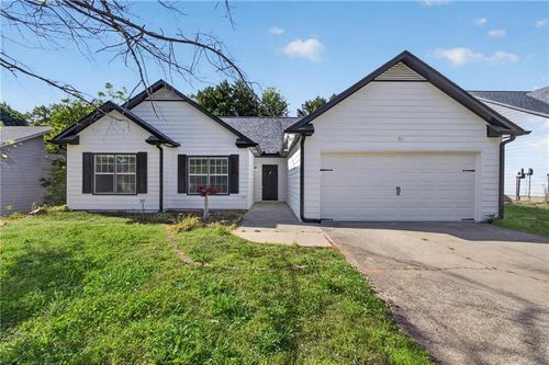 695 Chatham Park Dr, Lawrenceville, GA, 30046-7703 | Card Image