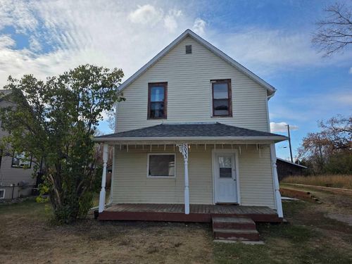 {{alt}} | Card Image