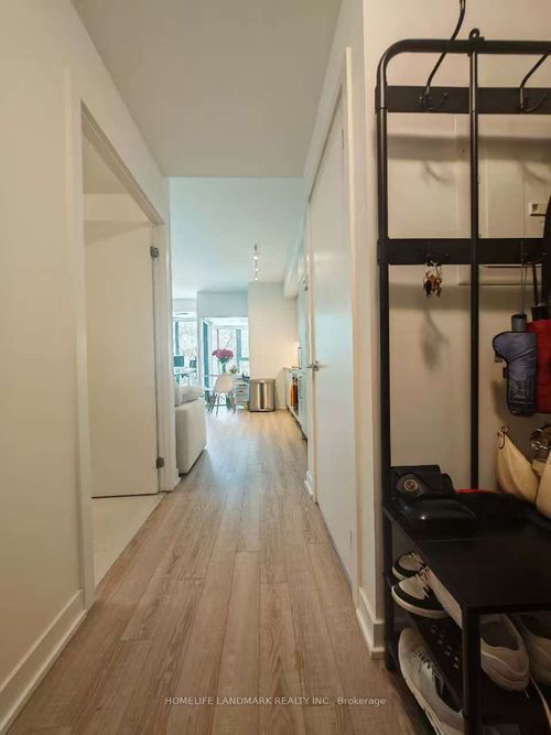 310-250 Lawrence Ave W, Toronto, ON, M5M1B2 | Card Image