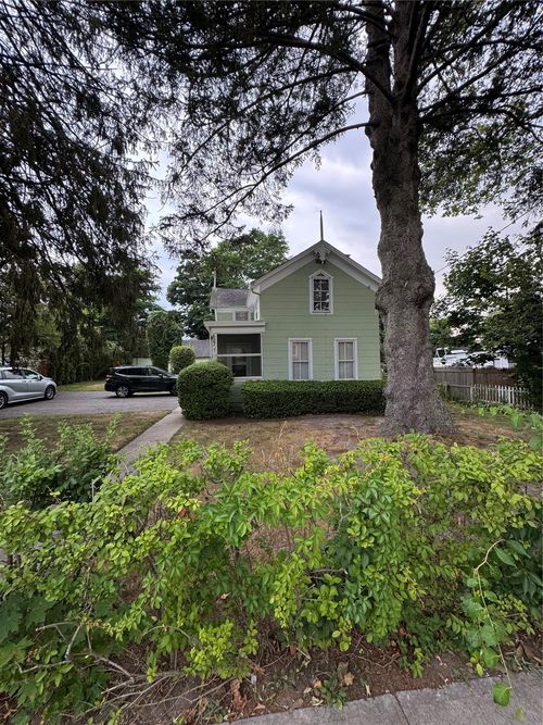 627 Roanoke Ave, Riverhead, NY, 11901-2789 | Card Image