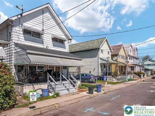 60 Luzerne St, Hanover Township, PA, 18706-3325 | Card Image