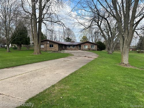 1120 Northview Dr, Caro, MI, 48723-1145 | Card Image