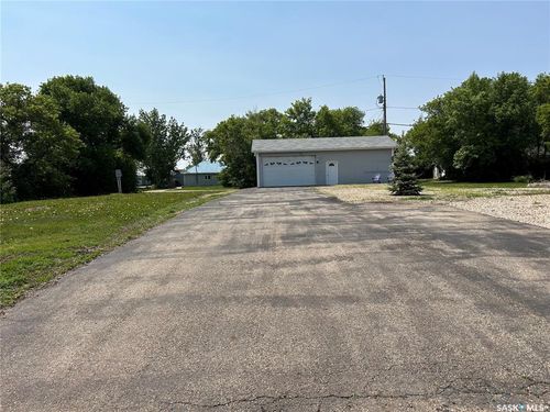 109 Noggle St, Lampman, SK, S0C1N0 | Card Image
