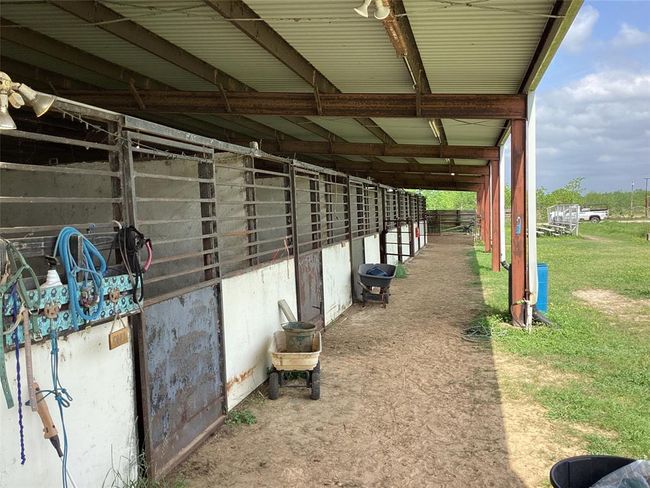 stalls | Image 13