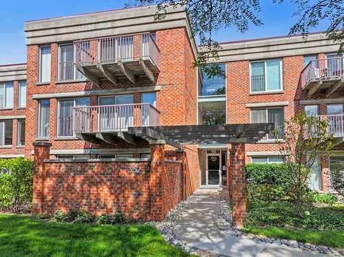 222-352 Kelburn Rd, Deerfield, IL, 60015-4348 | Card Image