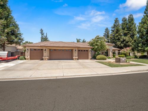 3055 Glenville Ave, Madera, CA, 93637-8627 | Card Image