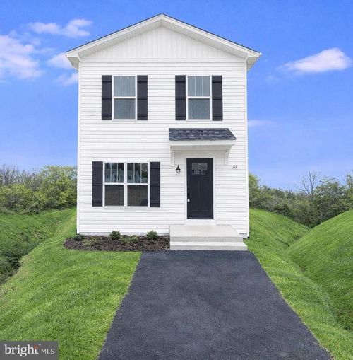 1194 Holly St, FREDERICKSBURG, VA, 22405-2701 | Card Image