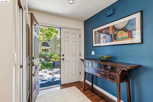 3300 Southridge Dr, Richmond, CA, 94806-5245 | Card Image