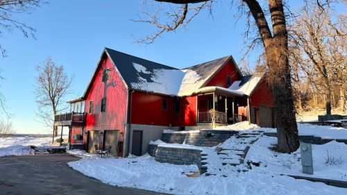 9120 Spring Valley Rd, Fulton, IL, 61252-9714 | Card Image