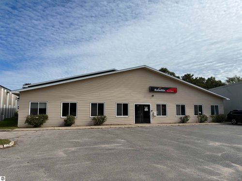 801 Woodmere Ave, Traverse City, MI, 49686-3349 | Card Image