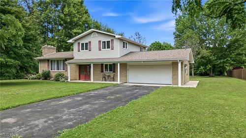 7085 Sunnydell Dr, Brookfield, OH, 44403-9618 | Card Image