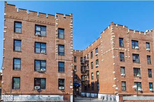 910 Dinsmore Ave, Far Rockaway, NY, 11691-4748 | Card Image