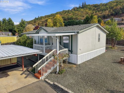 208 Zachary Dr, Roseburg, OR, 97470 | Card Image