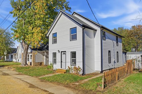 1213 W 4th St, DIXON, IL, 61021-2725 | Card Image