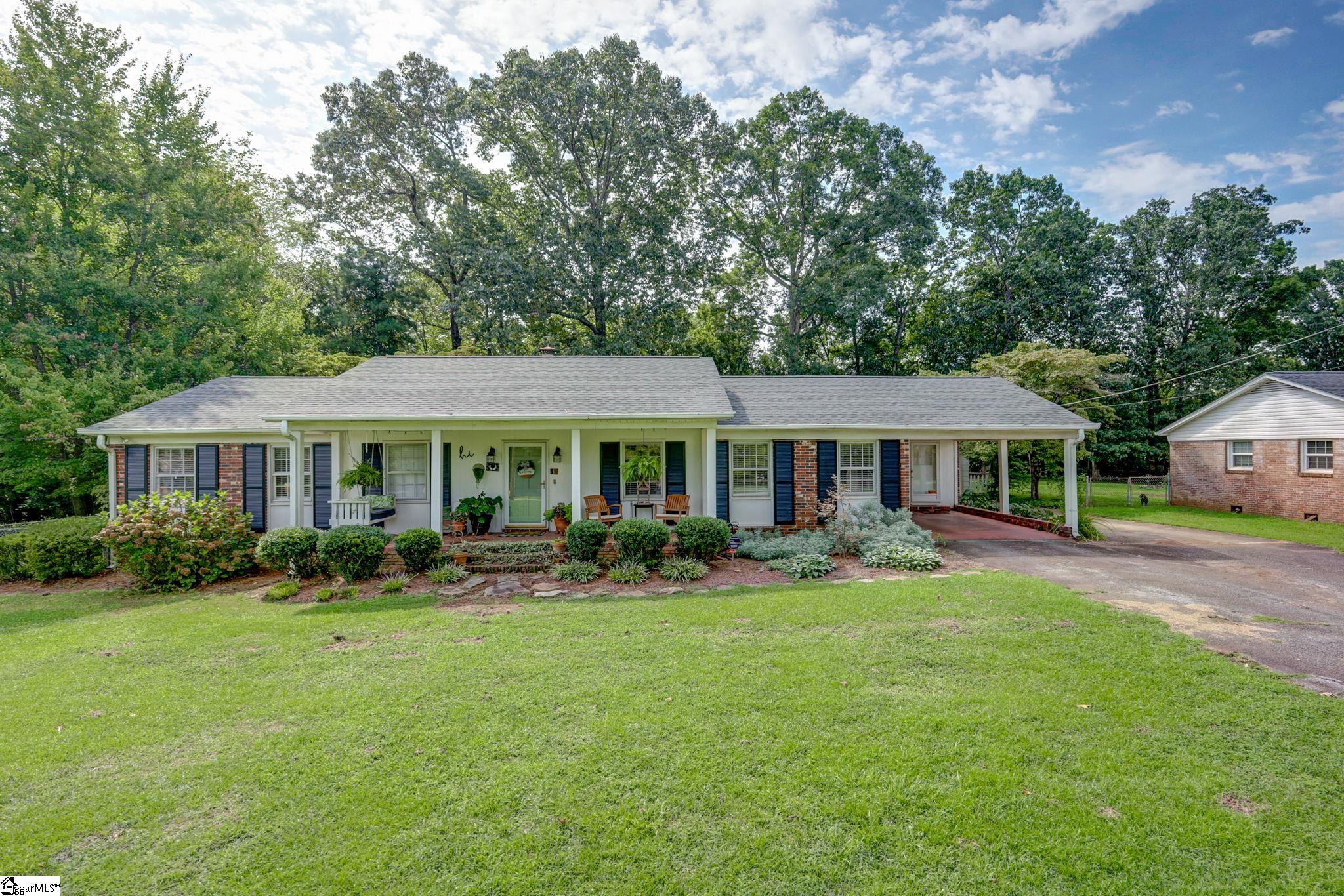 Holly Dr, Duncan, SC 29334
