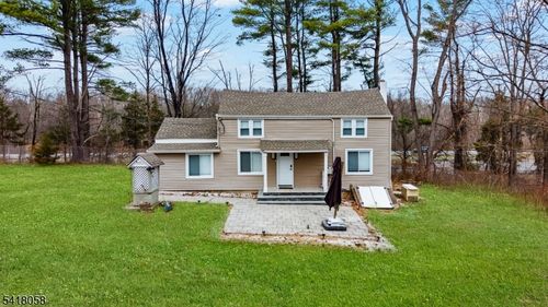 28 Wagners Ln, Warren, NJ, 07059-5027 | Card Image