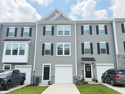 42 Dover Court, Bridgeport, WV, 26330-0000 | Card Image