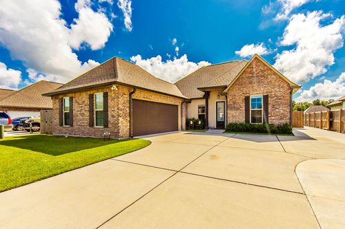 334 Taylor James Way, Houma, LA, 70364-3081 | Card Image