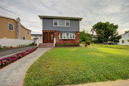 1322 G St, Valley Stream, NY, 11580-1449 | Card Image