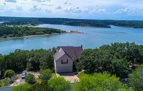 1017 Coventry Rd, Spicewood, TX, 78669-3121 | Card Image