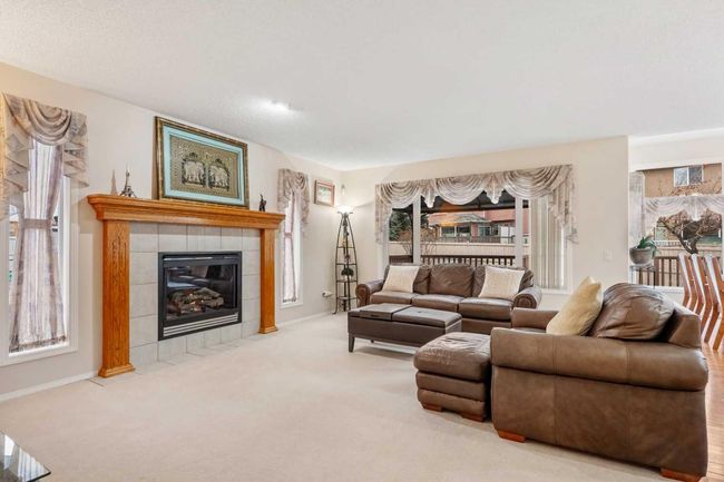 226 Everwillow Close Sw, House other with 5 bedrooms, 4 bathrooms and 4 parking in Calgary AB | Image 14