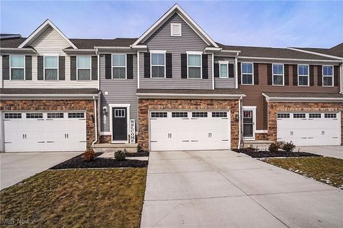 1529 Spruce Hill Dr, Stow, OH, 44224-1423 | Card Image