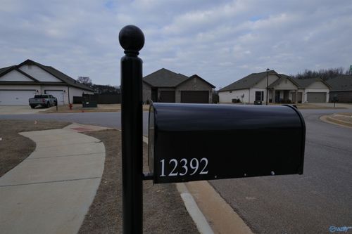 12392 Whitcomb Cir, Athens, AL, 35613-1228 | Card Image