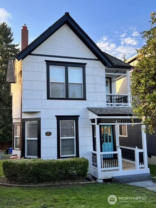 1921 44 Avenue Sw, Seattle, WA, 98116 | Card Image