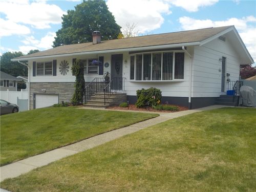 72 Wayne Road, Woonsocket, RI, 02895 | Card Image