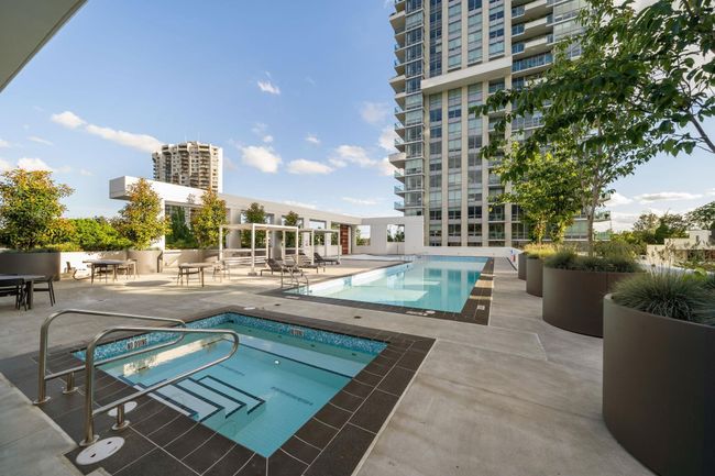 801 - 1675 Lions Gate Lane, Condo with 2 bedrooms, 2 bathrooms and 1 parking in North Vancouver BC | Image 18