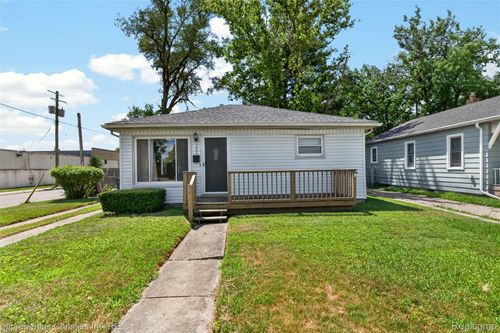 880 Jewell St, Ferndale, MI, 48220-2566 | Card Image