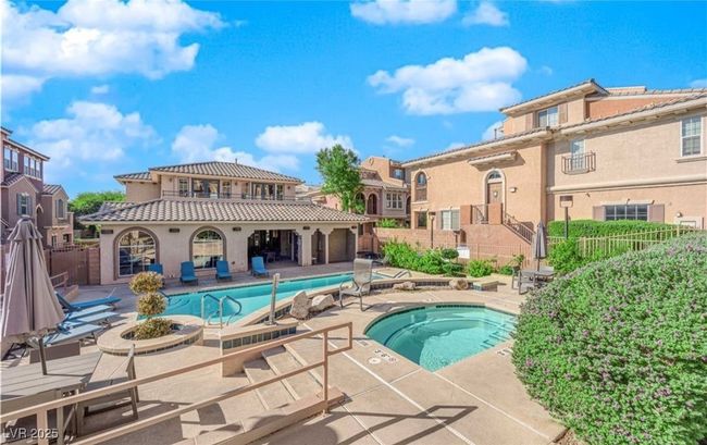 Community pool and spa | Image 42