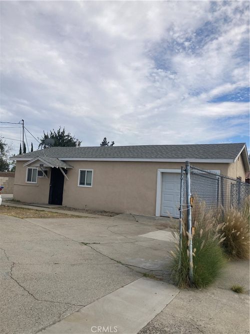 16859 Fairfax St, Fontana, CA, 92336-2509 | Card Image
