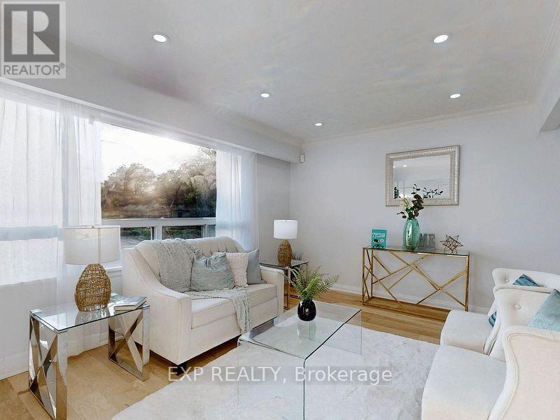 Residential Lease in Toronto (Dorset Park) 5