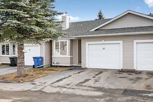 17-16 Champion Rd, Carstairs, AB, T0M0N0 | Card Image