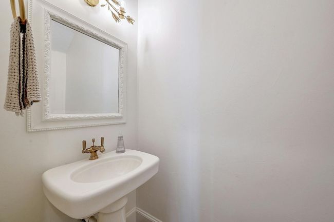 Half bath | Image 22