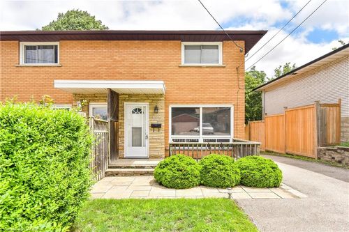 1027 Bernhardt St, Cambridge, ON, N3H2X9 | Card Image