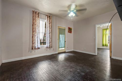 110 Smith St, Mount Clemens, MI, 48043-2344 | Card Image