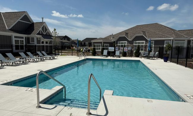 913 S Mary Grace Ct, Condo with 2 bedrooms, 2 bathrooms and null parking in Grafton WI | Image 17