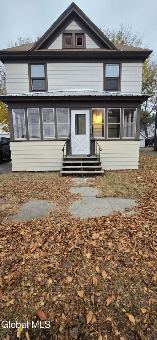 22 Summer St, Gloversville, NY, 12078-2733 | Card Image